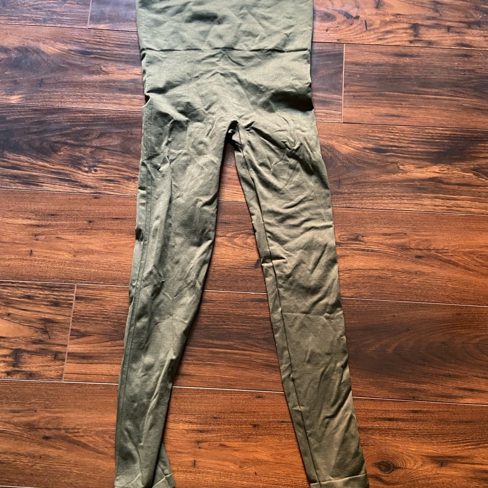 2 PAIR Blanqi Everyday high waist leggings
